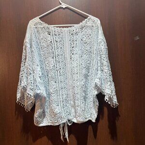 Democracy size medium, off white